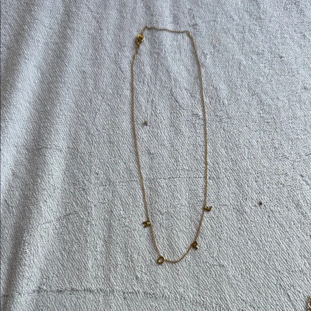 Elegant Gold Necklace - Picture 2 of 3